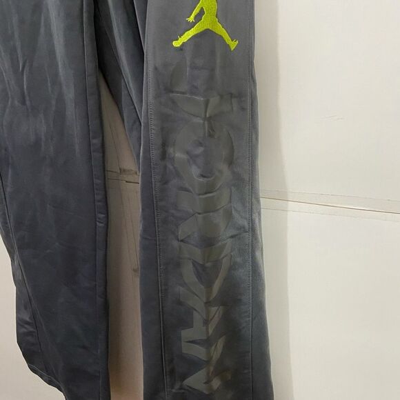 Jordan Logo Gray Straight Leg Athletic Sweatpants - Picture 4 of 4